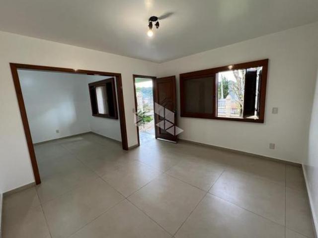 Casa 03 dormitórios próximo a UNISC