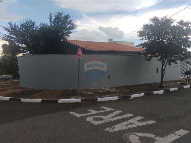CASA 03 DORMITÓRIOS, 04 VAGAS, LOCAÇÃO, COSMÓPOLIS