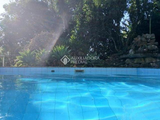 Casa 03 dormitórios
