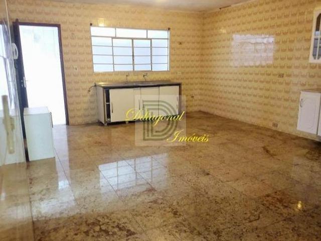 Casa 03 quartos 01 suíte. 08 vagas. a.c. 143 m2. terreno 250 m2