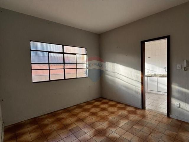 Casa 03 Quartos com 270m² – Parque Recreio – Contagem/MG
