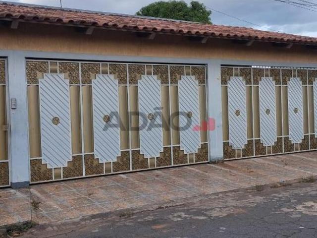 Casa 03 Quartos sendo 02 Suítes Casa de Rua com 3 Quarto s à Venda por R$ 1200000.00 no setor Seto