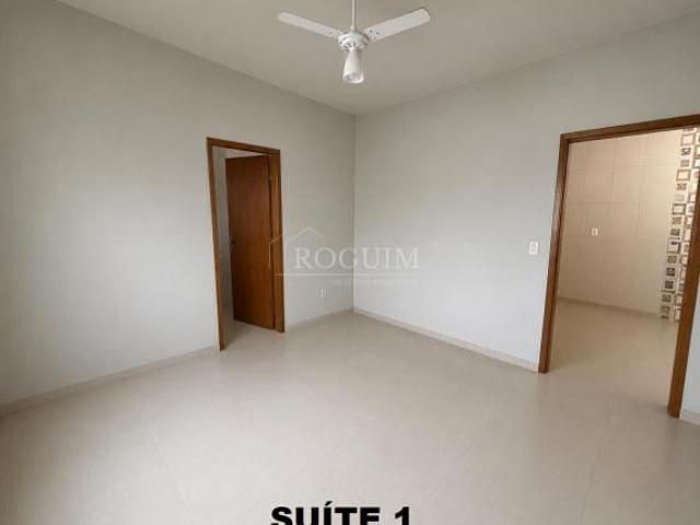 Casa 145m² À Venda com 3 Dormitórios 2 suítes no Centro de Andrelândia MG
