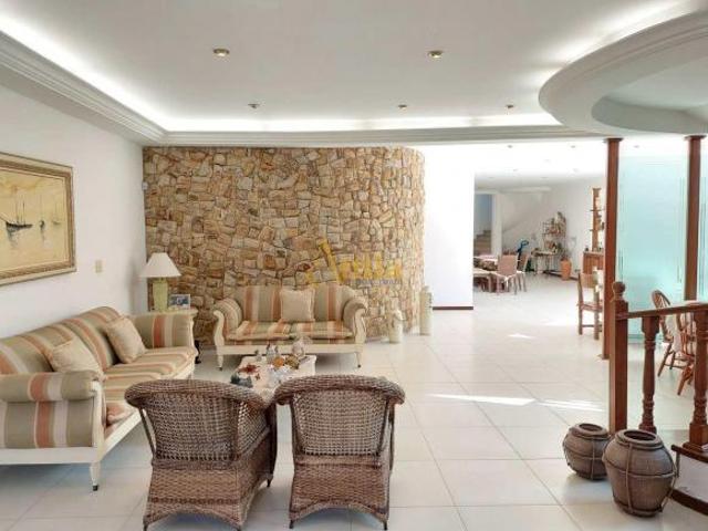 Casa 100mts praia, 6 suítes, 968m² terreno