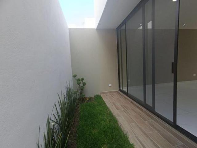 Casa 109 m2 con 3 habitaciones en venta, En fraccionamiento San Pedro Cholula