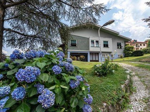 Casa 12 camere da letto, Stresa Verbano 28838 ES98149882