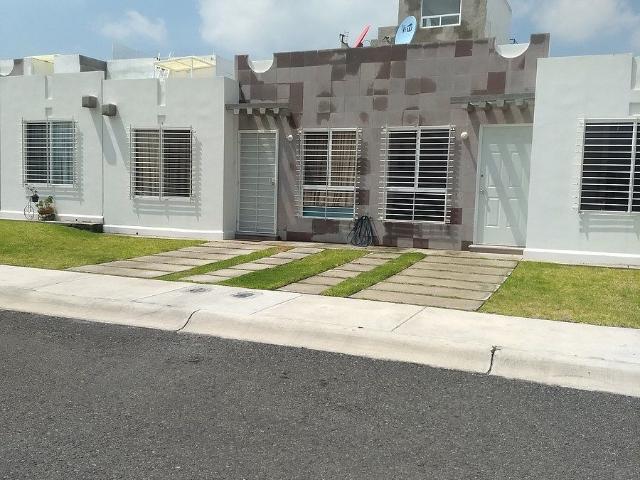 CASA 1 NIVEL EN PRIVADA