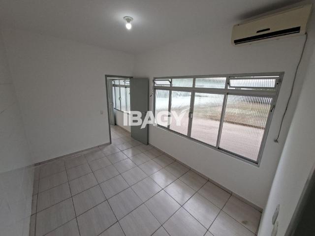 Casa 1 Quarto Centro 97m²