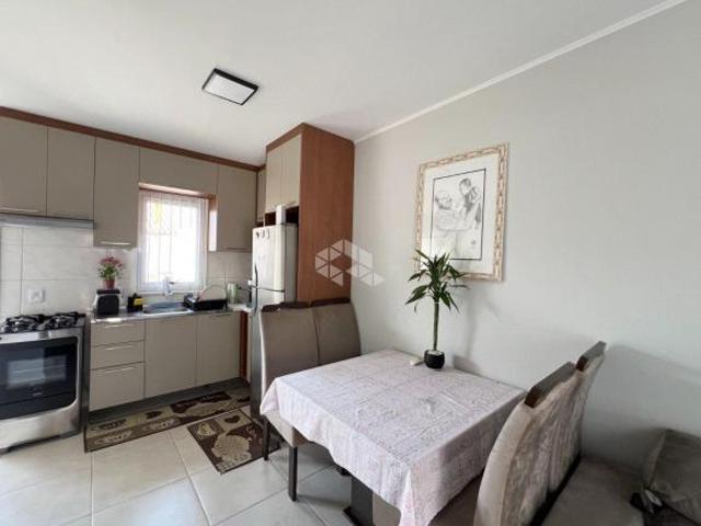 Casa 1dorm com garagem coberta e terreno nos fundos em Cachoeirinha