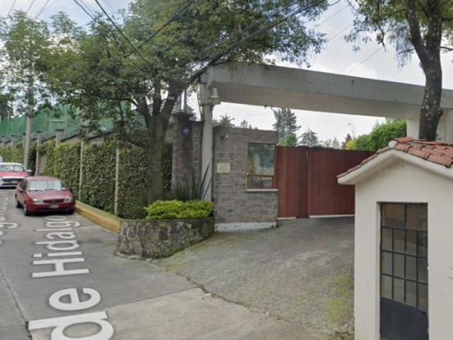 Casa 242 M2, Remate Bancario Adjudicado en Col. COND. RESID. BOSQUES DE AMEYALCO, Certeza Jurídica