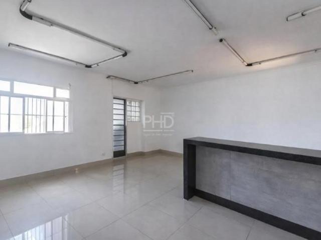 Casa 220m² no Rudge Ramos – 3 Dorms 1 Suíte, Quintal com Churrasqueira, Salão de Festas e 5 a 8 Va