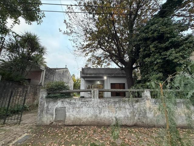 Casa 2 ambientes Ituzaingó