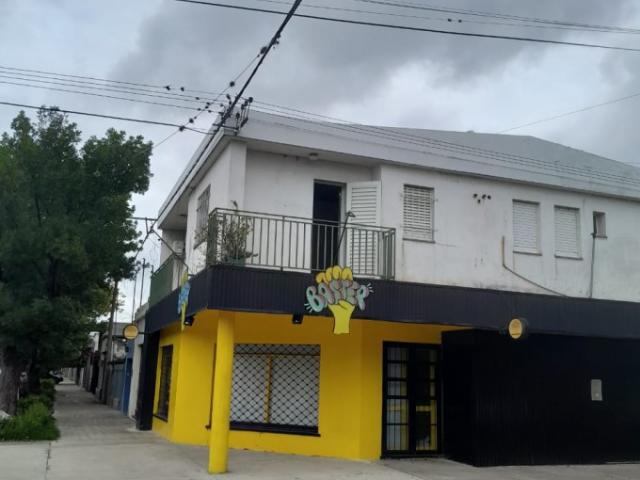 Casa 2 dorm en PA Lisandro de la Torre 158