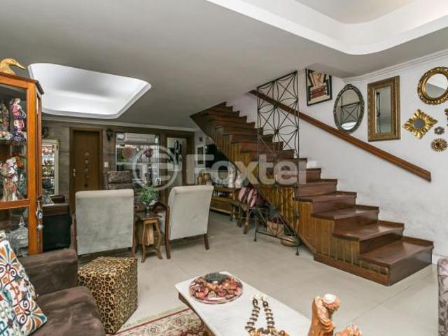 Casa, 2 dormitórios, 180 m², em Cidade Baixa