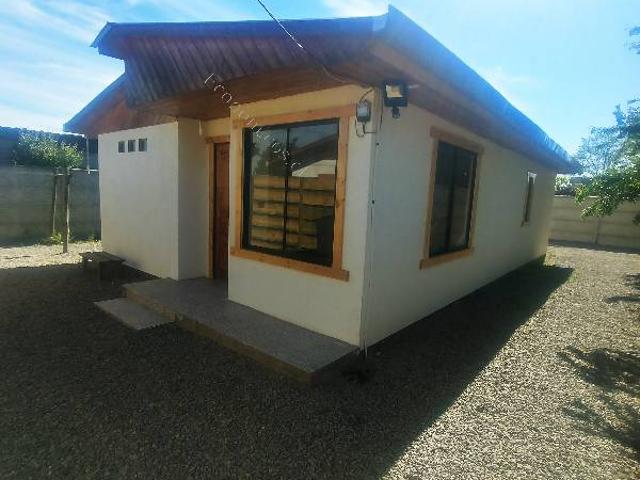 Casa 2 dormitorios,1 baño,cercano a cementerio
