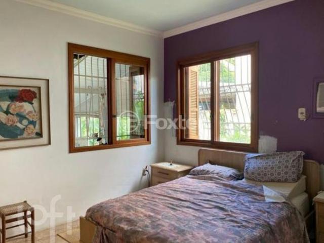 Casa, 2 dormitórios, 246.56 m², em Cascata