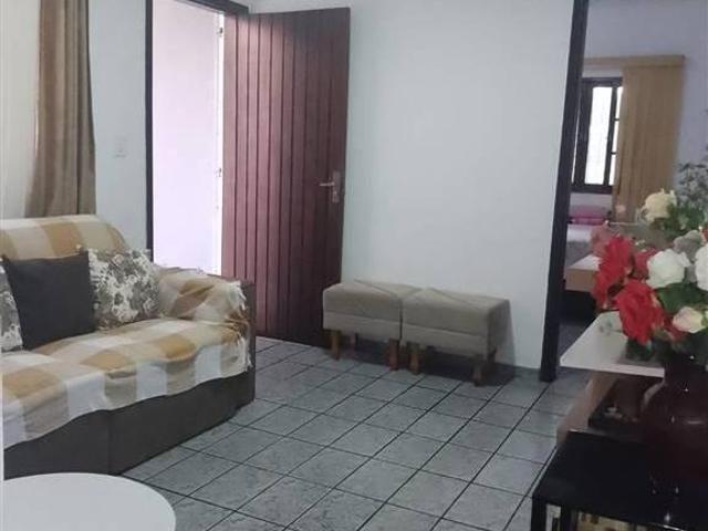 Casa 2 Dormitorios com edicula
