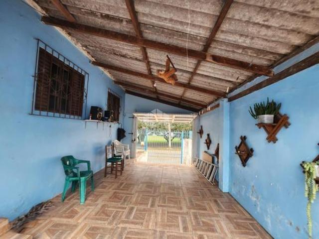 CASA 2 DORMITÓRIOS COM PÁTIO