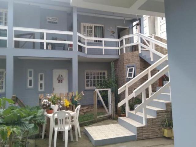 Casa 2 Dormitórios Bairro Stan