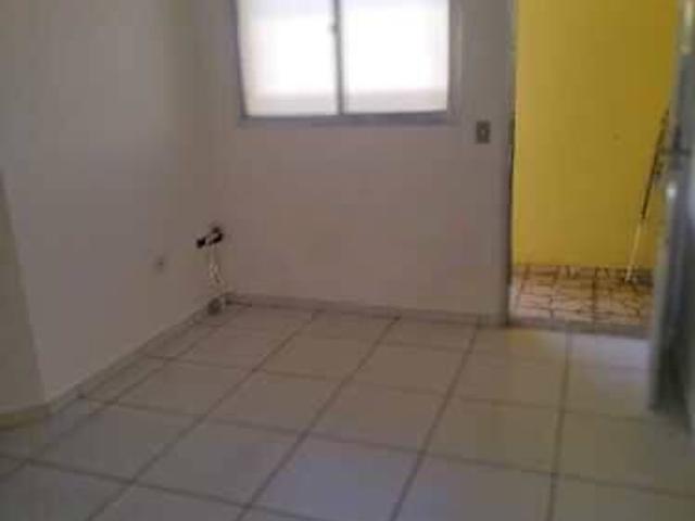 CASA 2 DORMITORIOS EM CONDOMÍNIO FECHADO LADO PISTA LOCAÇÃO MONGAGUA