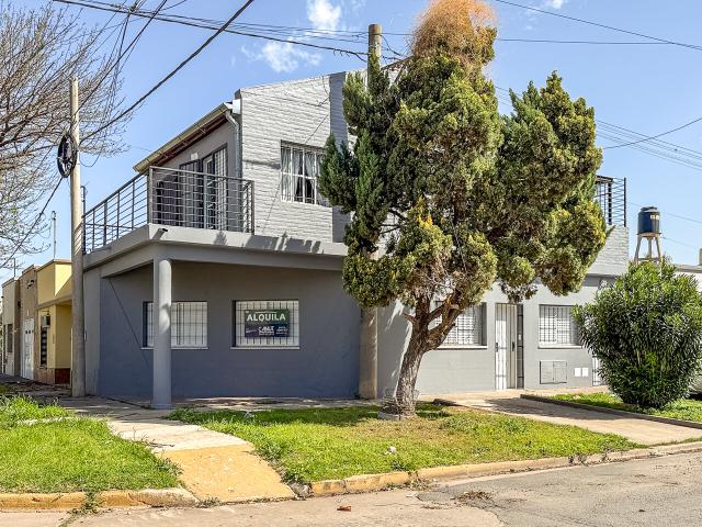 Casa 2 dormitorios en Planta Baja Entre Ríos y Uriburu, San Lorenzo