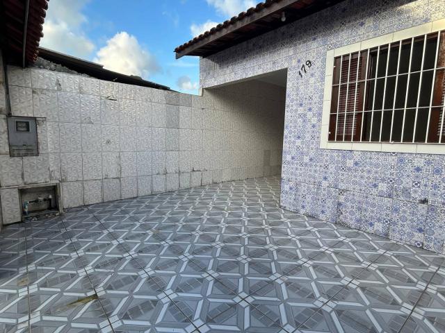 CASA 2 DORMITORIOS LADO PISTA LOCACAO MONGAGUA