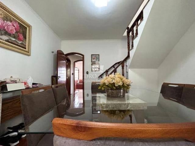 Casa 2 dormitórios sendo 2 suítes, 1 com closet e 4 Vagas na Penha