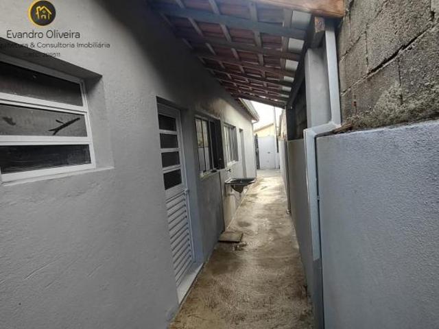 Casa 2 dormitórios para Venda em Jacareí, Parque Imperial, 2 dormitórios, 1 banheiro, 2 vagas