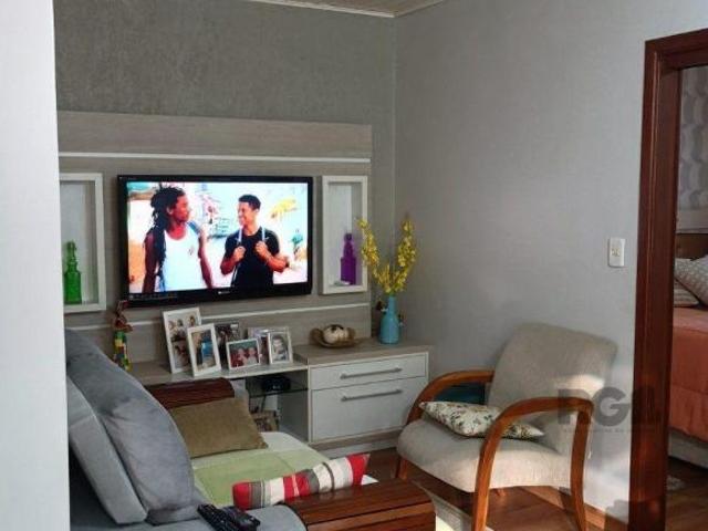 Casa 2 dormitórios, vagas de garagem, Bairro Parque da Matriz