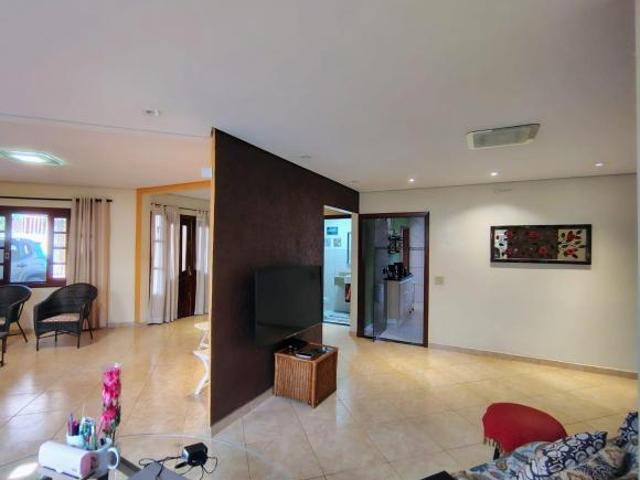 Casa 2 suítes em condomínio, Vicente Pires — terreno de 783 m², acesso à Estrutural