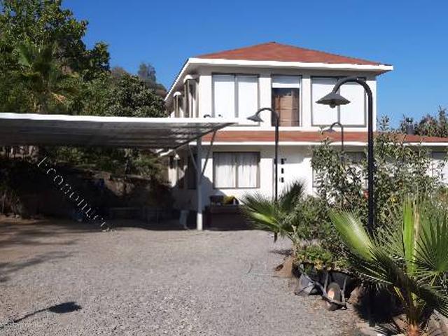 Casa 2 pisos en arriendo