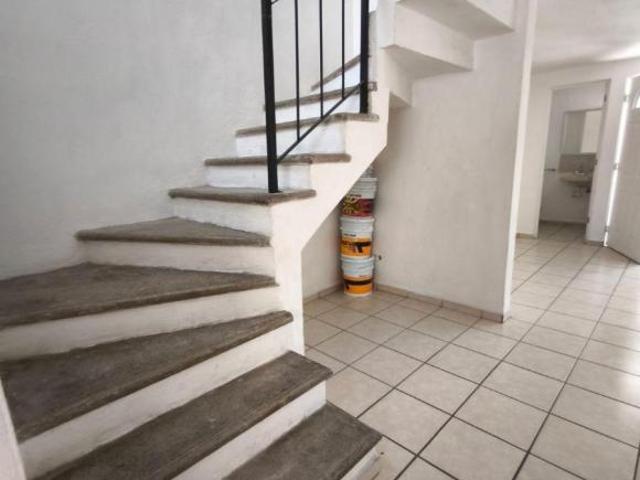 CASA 2 PLANTAS 3 RECAMARAS 3 BAÑOS