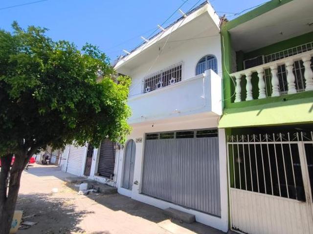 Casa 2 plantas en venta Col. Juárez Mazatlán — Ideal vivir y rentar