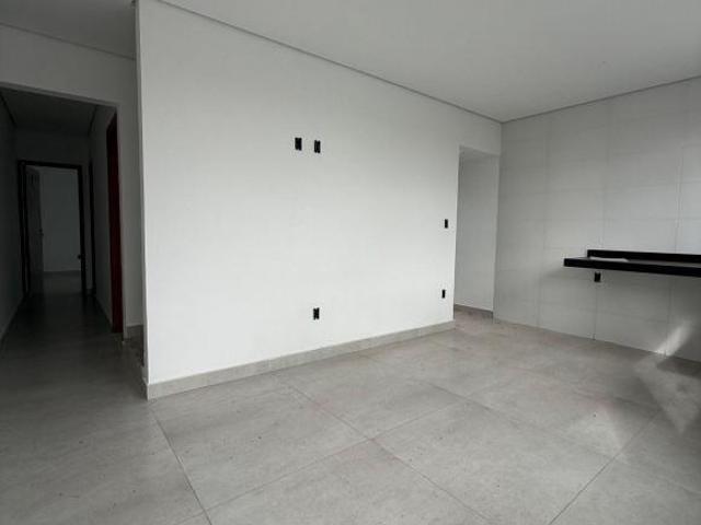 Casa 2 Qts e 2 vagas no Bosque de Ibirité