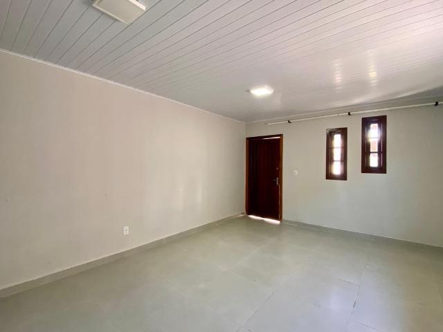 Casa 2 quartos 2 garagens para locação no Carianos