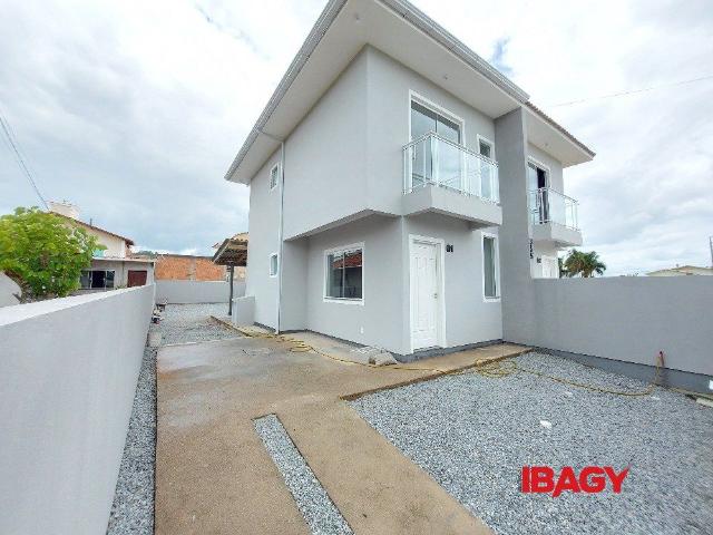 Casa 2 Quartos Aririú 63m²