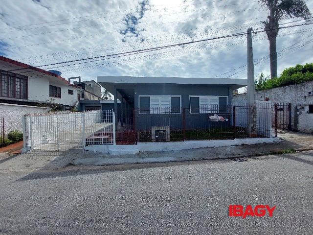 Casa 2 Quartos Barreiros 68m²