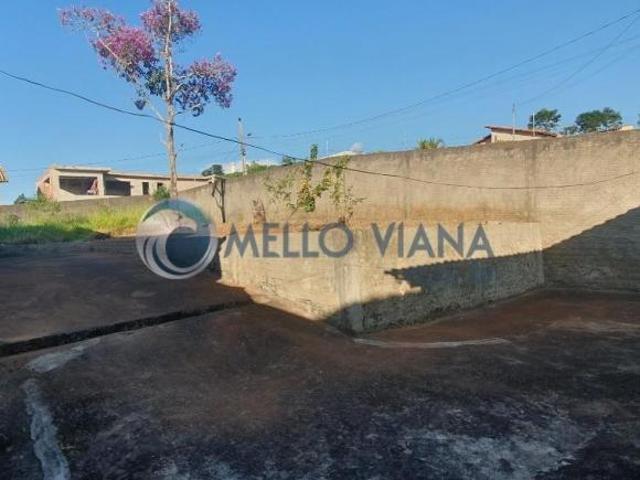 Casa 2 quartos com 1 suíte em terreno de 400 m² próximo ao centro turístico Trem das Águas em São Lo