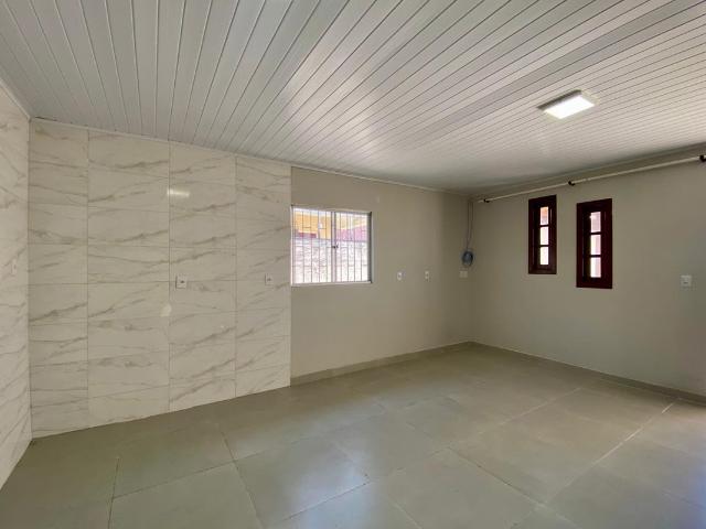 Casa 2 quartos com garagem para locação Carianos