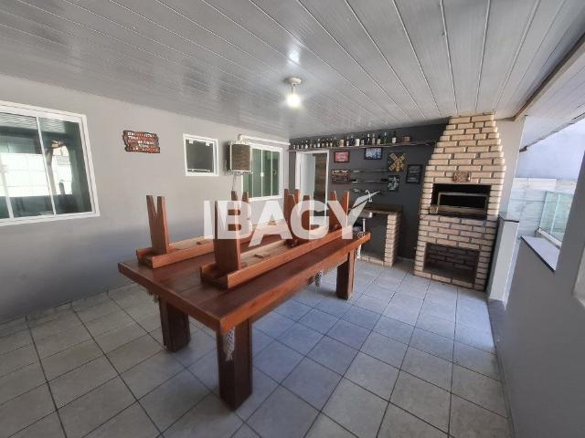 Casa 2 Quartos Forquilhas 80m²