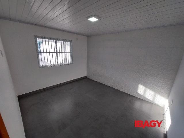 Casa 2 Quartos Ipiranga 100m²