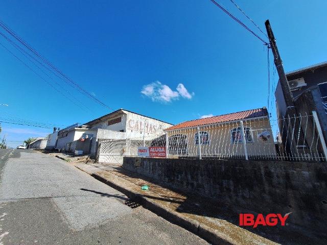 Casa 2 Quartos Real Parque 95m²