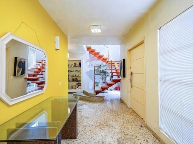 Casa,2 quartos,sendo 2 suítes,3 vagas,piscina coberta e aquecida,482 m², R$ 1.999.000,00 Bigorrilho