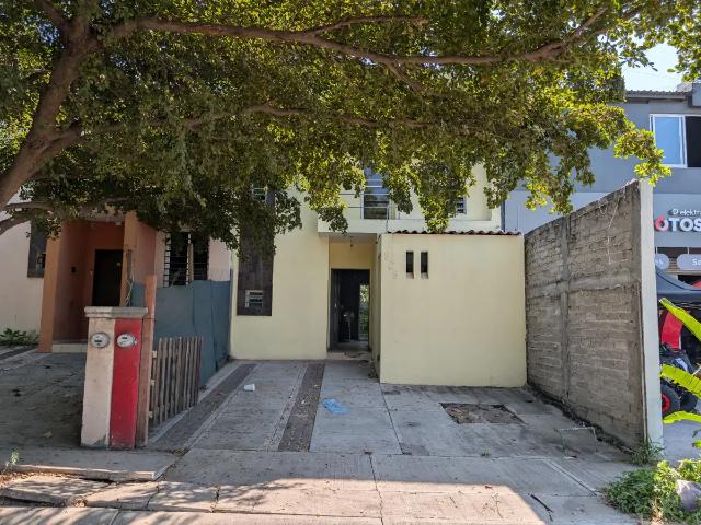 Casa 2 Recamaras, 1 1/2 baños, Fraccionamiento Los Olivos, Villa de Alvaez, Colima