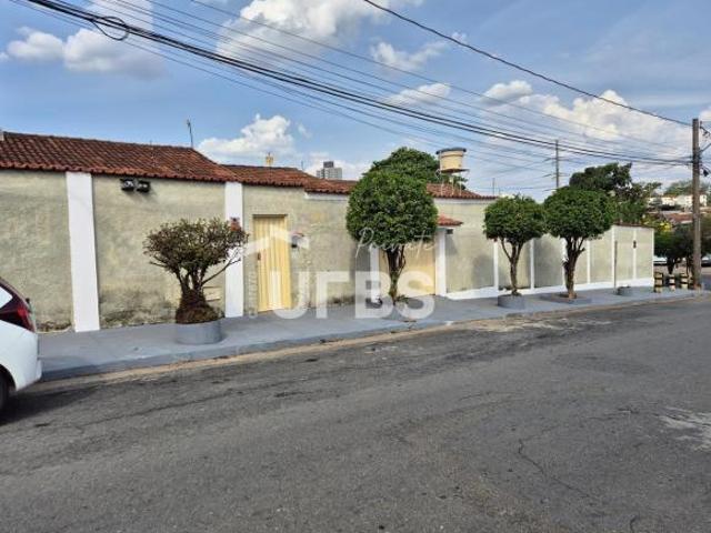 CASA 330MT 4 QUARTOS SENDO 2 SUITES SETOR MARECHAL RONDON