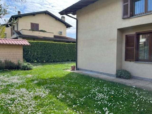 Casa 3 camere da letto, Casciago Casciago 21020 DLS101407628