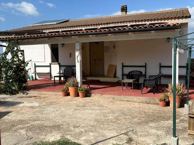 Casa 3 camere da letto, Chiaramonti Sassari Province 07030 DS104563899