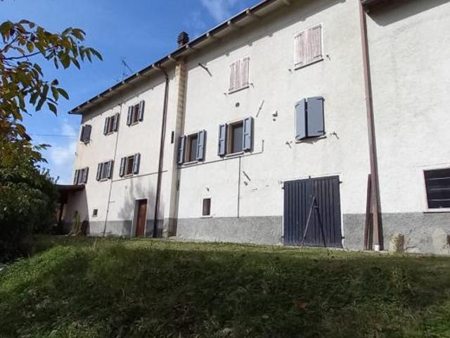Casa 3 camere da letto, Roncaciso Roncaciso 42010 ES106033618