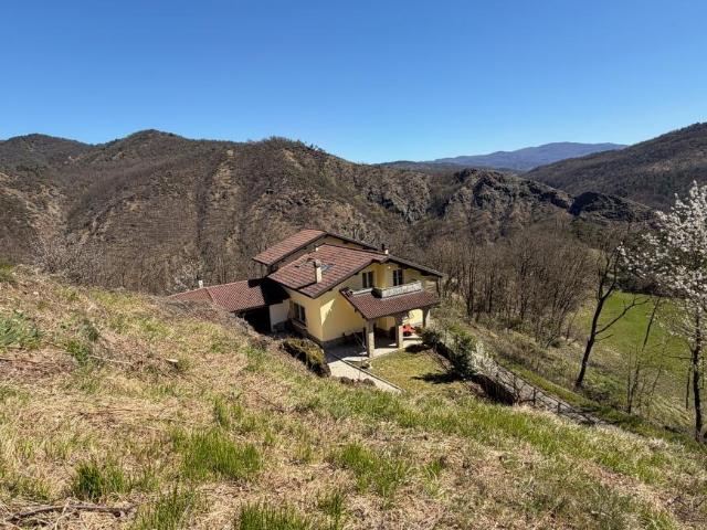 Casa 3 camere da letto, Sassello Piemonte DS103328678