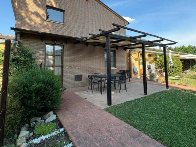 Casa 3 camere da letto, Siena Siena 53100 DS105338233